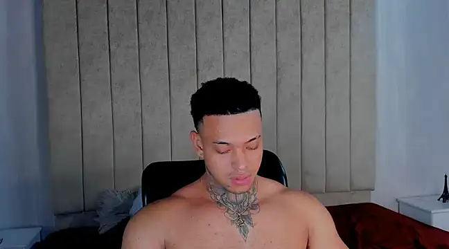 Stiven collins online show from 12-19-24, 04:23