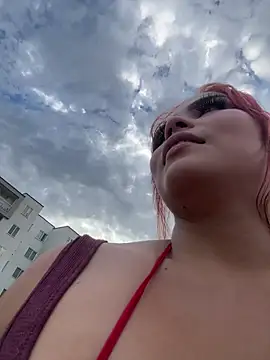 Chloemercury online show from 12-21-25, 10:17