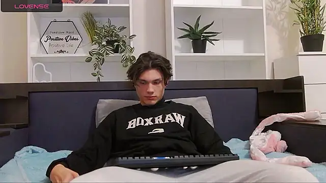 CalvinCay online show from 12-06-24, 08:29