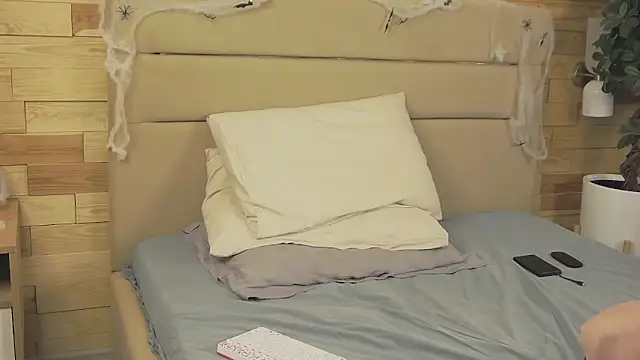 Snapshot of EthanPinkman chatting on 10-21-25, 09:32 EthanPinkman online show from 10-21-25, 09:32