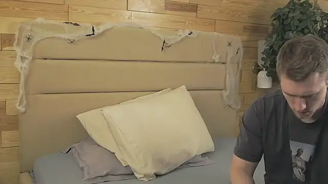 Snapshot of EthanPinkman chatting on 10-23-25, 04:23 EthanPinkman online show from 10-23-25, 04:23