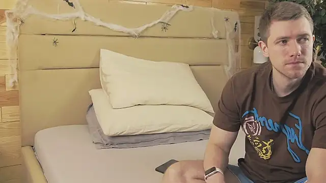 Snapshot of EthanPinkman chatting on 10-30-25, 04:14 EthanPinkman online show from 10-30-25, 04:14