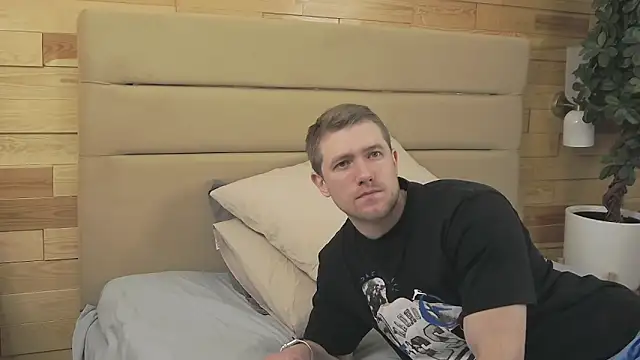 Snapshot of EthanPinkman chatting on 11-07-25, 04:34 EthanPinkman online show from 11-07-25, 04:34