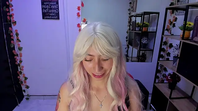 Snapshot of LilithCooperr_ chatting on 11-27-25, 10:45 LilithCooperr online show from 11-27-25, 10:45