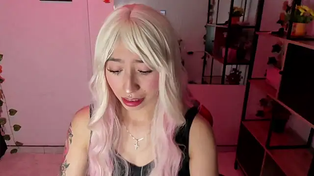 Snapshot of LilithCooperr_ chatting on 12-14-25, 05:07 LilithCooperr online show from 12-14-25, 05:07