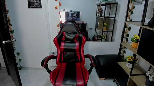 Snapshot of LilithCooperr_ chatting on 12-16-25, 10:26 LilithCooperr online show from 12-16-25, 10:26