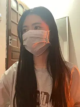 Snapshot of -hanime- chatting on 12-18-24, 01:34 -hanime- online show from 12-18-24, 01:34