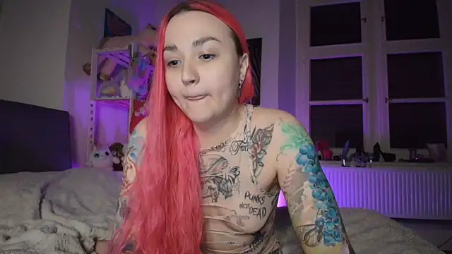 Snapshot of PinkHurricaneOfficial chatting on 01-24-25, 10:51 PinkHurricaneOfficial online show from 01-24-25, 10:51