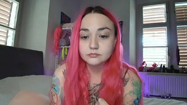 Snapshot of PinkHurricaneOfficial chatting on 03-13-25, 03:06 PinkHurricaneOfficial online show from 03-13-25, 03:06