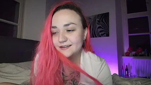 Snapshot of PinkHurricaneOfficial chatting on 03-20-25, 03:25 PinkHurricaneOfficial online show from 03-20-25, 03:25