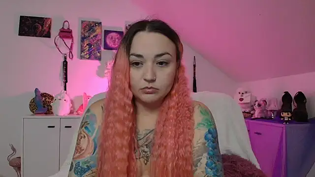 Snapshot of PinkHurricaneOfficial chatting on 09-18-25, 07:27 PinkHurricaneOfficial online show from 09-18-25, 07:27