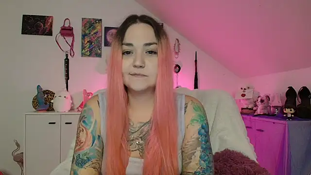 Snapshot of PinkHurricaneOfficial chatting on 09-23-25, 02:20 PinkHurricaneOfficial online show from 09-23-25, 02:20