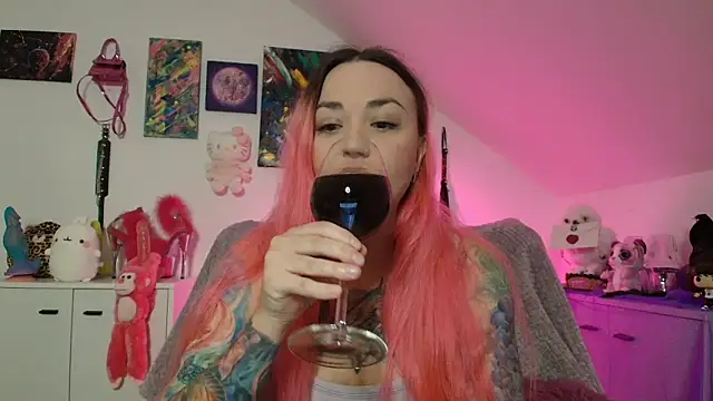 Snapshot of PinkHurricaneOfficial chatting on 10-05-25, 05:22 PinkHurricaneOfficial online show from 10-05-25, 05:22