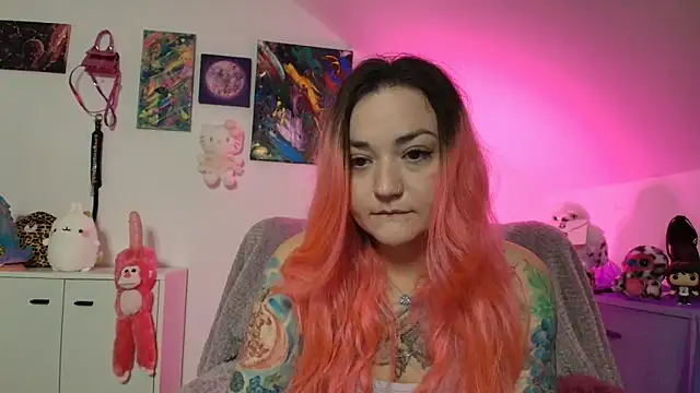 Snapshot of PinkHurricaneOfficial chatting on 10-17-25, 08:44 PinkHurricaneOfficial online show from 10-17-25, 08:44