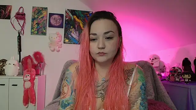 Snapshot of PinkHurricaneOfficial chatting on 10-22-25, 01:55 PinkHurricaneOfficial online show from 10-22-25, 01:55