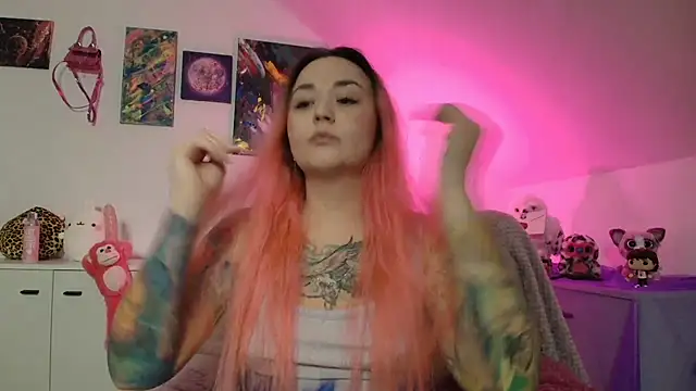 Snapshot of PinkHurricaneOfficial chatting on 11-04-25, 07:35 PinkHurricaneOfficial online show from 11-04-25, 07:35