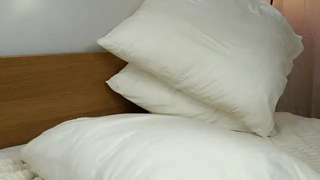 EstherMitchel online show from 12-26-24, 07:13