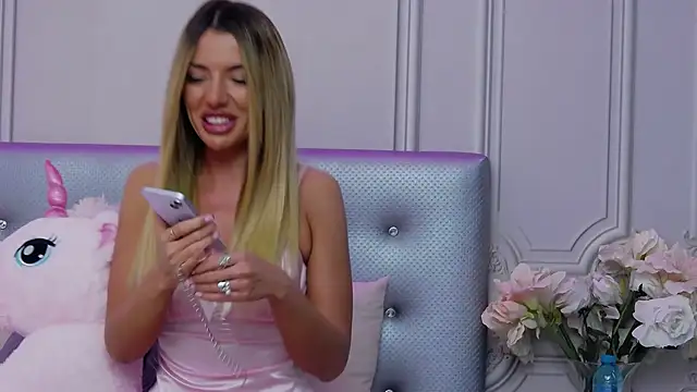 ClaraHazel online show from 12-06-24, 01:11