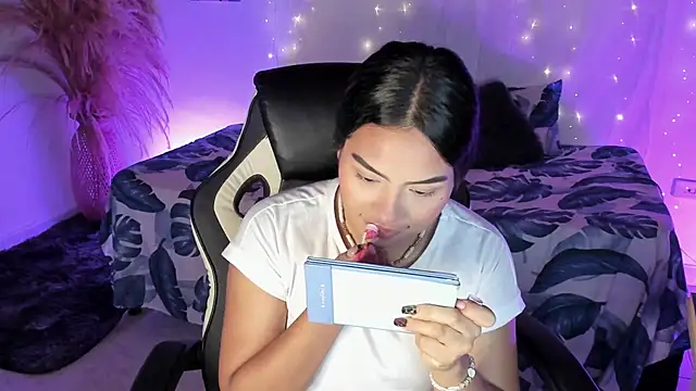 Riana Kean online show from 03-29-26, 01:27