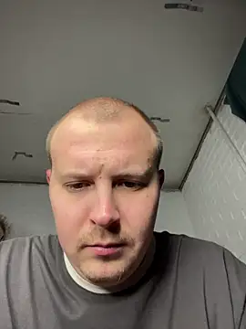 MrMrsRight online show from 12-21-25, 10:44