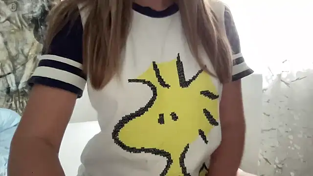 Snapshot of LisaFlower chatting on 09-26-25, 11:03 LisaFlower online show from 09-26-25, 11:03