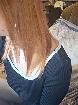 Snapshot of _Kitti_ chatting on 10-17-25, 10:29 Kitti online show from 10-17-25, 10:29