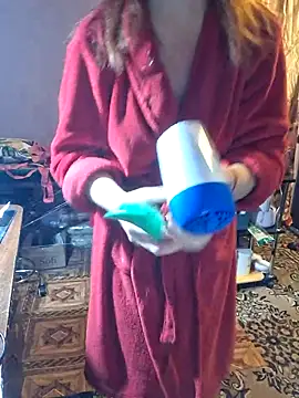 Snapshot of _Kitti_ chatting on 10-24-25, 03:03 Kitti online show from 10-24-25, 03:03