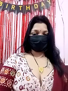 Snapshot of Beauty-khan chatting on 02-05-25, 05:20 Beauty-khan online show from 02-05-25, 05:20