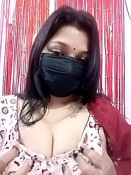 Snapshot of Beauty-khan chatting on 02-13-25, 02:42 Beauty-khan online show from 02-13-25, 02:42
