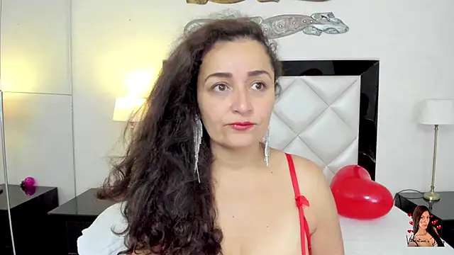  luna  sweet  online show from 02-14-25, 03:43