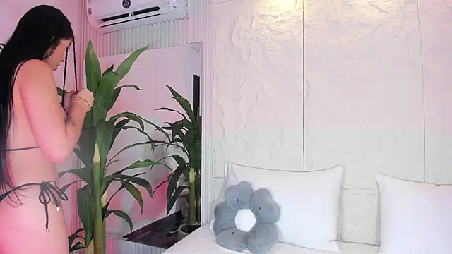 MiaCollson online show from 02-20-26, 07:58