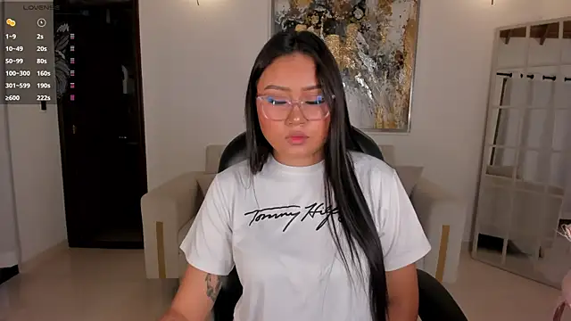 AmberLewis  online show from 11-16-25, 10:48