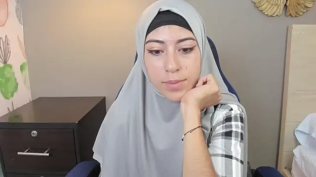 Snapshot of chaymae_nah_ chatting on 12-14-24, 02:45 chaymae nah online show from 12-14-24, 02:45