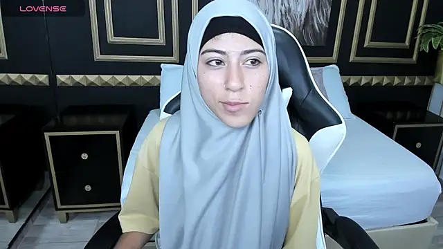 Snapshot of chaymae_nah_ chatting on 12-17-24, 12:43 chaymae nah online show from 12-17-24, 12:43