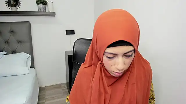 Snapshot of chaymae_nah_ chatting on 12-24-24, 02:44 chaymae nah online show from 12-24-24, 02:44