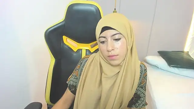 Snapshot of chaymae_nah_ chatting on 12-24-24, 08:49 chaymae nah online show from 12-24-24, 08:49