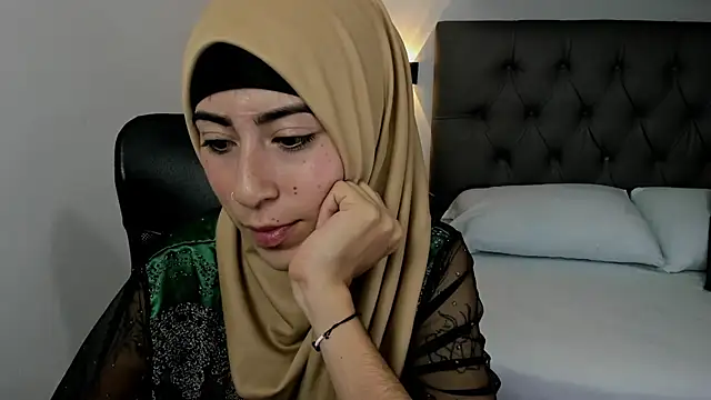 Snapshot of chaymae_nah_ chatting on 01-17-25, 02:50 chaymae nah online show from 01-17-25, 02:50