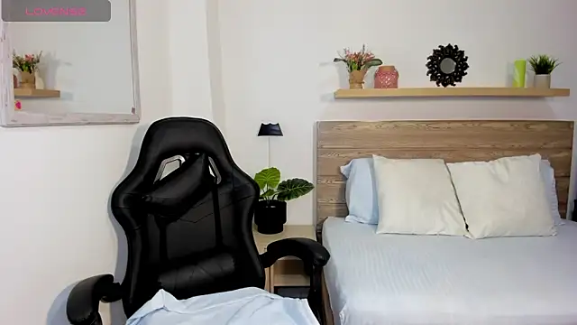 Snapshot of chaymae_nah_ chatting on 01-18-25, 12:47 chaymae nah online show from 01-18-25, 12:47