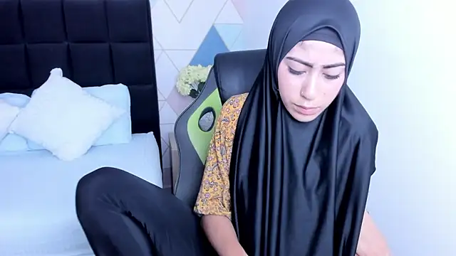 Snapshot of chaymae_nah_ chatting on 01-23-25, 03:32 chaymae nah online show from 01-23-25, 03:32