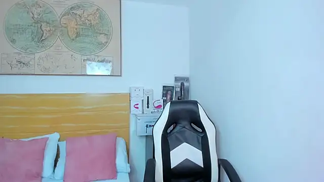 Snapshot of chaymae_nah_ chatting on 02-21-25, 07:54 chaymae nah online show from 02-21-25, 07:54