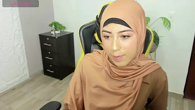 Snapshot of chaymae_nah_ chatting on 03-11-25, 07:47 chaymae nah online show from 03-11-25, 07:47