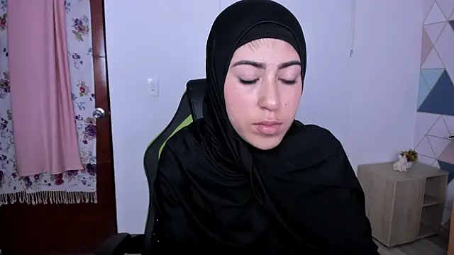 Snapshot of chaymae_nah_ chatting on 03-17-25, 03:40 chaymae nah online show from 03-17-25, 03:40