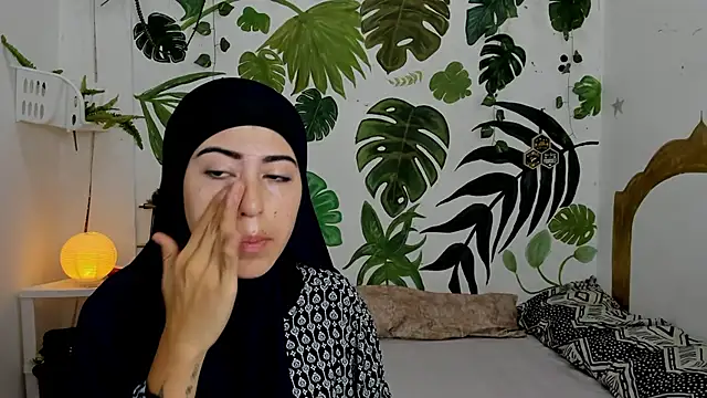 Snapshot of chaymae_nah_ chatting on 10-11-25, 12:32 chaymae nah online show from 10-11-25, 12:32