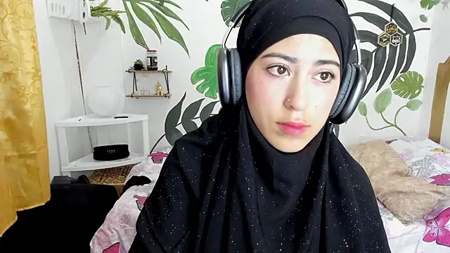 Snapshot of chaymae_nah_ chatting on 10-24-25, 11:12 chaymae nah online show from 10-24-25, 11:12