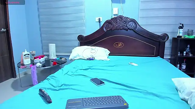 bella-black online show from 03-04-25, 12:07