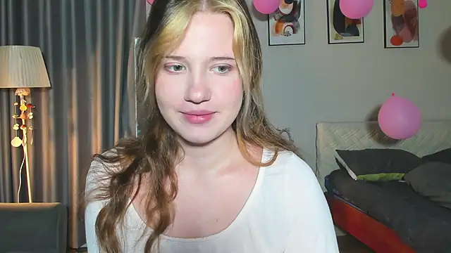 Snapshot of HanahCute chatting on 03-03-25, 09:26 HanahCute online show from 03-03-25, 09:26