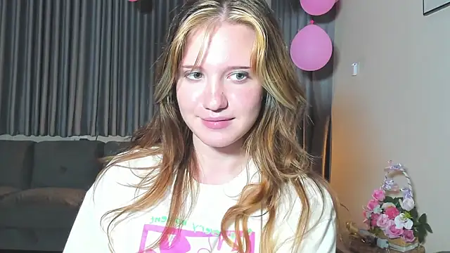 Snapshot of HanahCute chatting on 03-06-25, 10:36 HanahCute online show from 03-06-25, 10:36