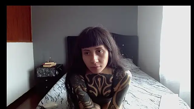 Emilia 1995 online show from 02-13-26, 02:57