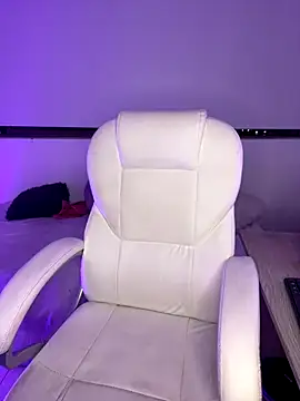 Snapshot of nyna_1 chatting on 09-18-25, 11:51 nyna 1 online show from 09-18-25, 11:51