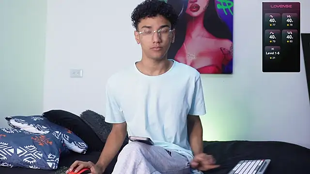 harrytwink18 online show from 01-07-25, 01:24